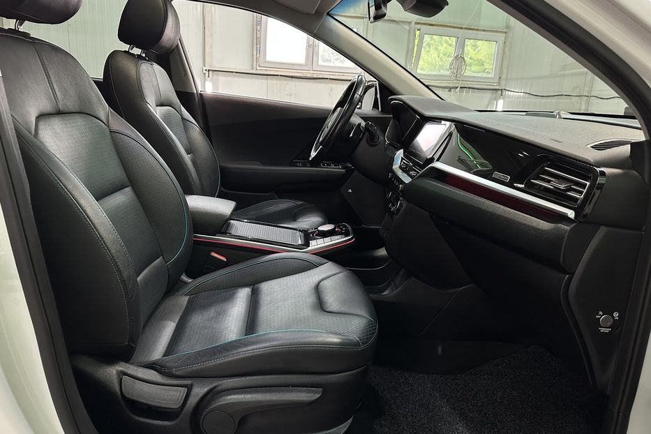 Продам Kia Niro 64 кВт Макс. комплектація Люк 2020 года в Львове
