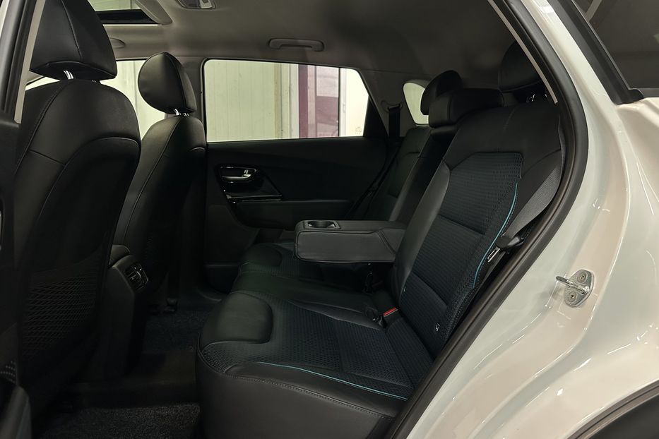 Продам Kia Niro 64 кВт Макс. комплектація Люк 2020 года в Львове