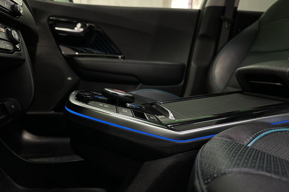 Продам Kia Niro 64 кВт Макс. комплектація Люк 2020 года в Львове