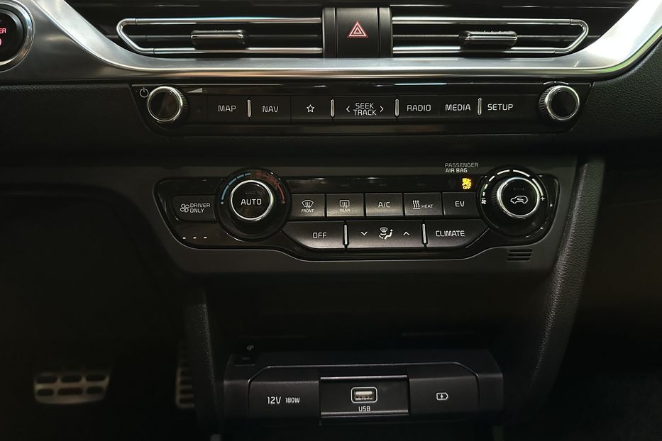 Продам Kia Niro 64 кВт Макс. комплектація Люк 2020 года в Львове