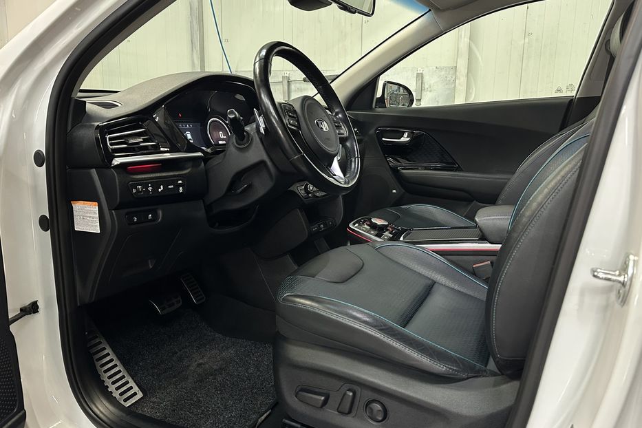 Продам Kia Niro 64 кВт Макс. комплектація Люк 2020 года в Львове
