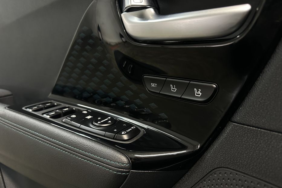 Продам Kia Niro 64 кВт Макс. комплектація Люк 2020 года в Львове