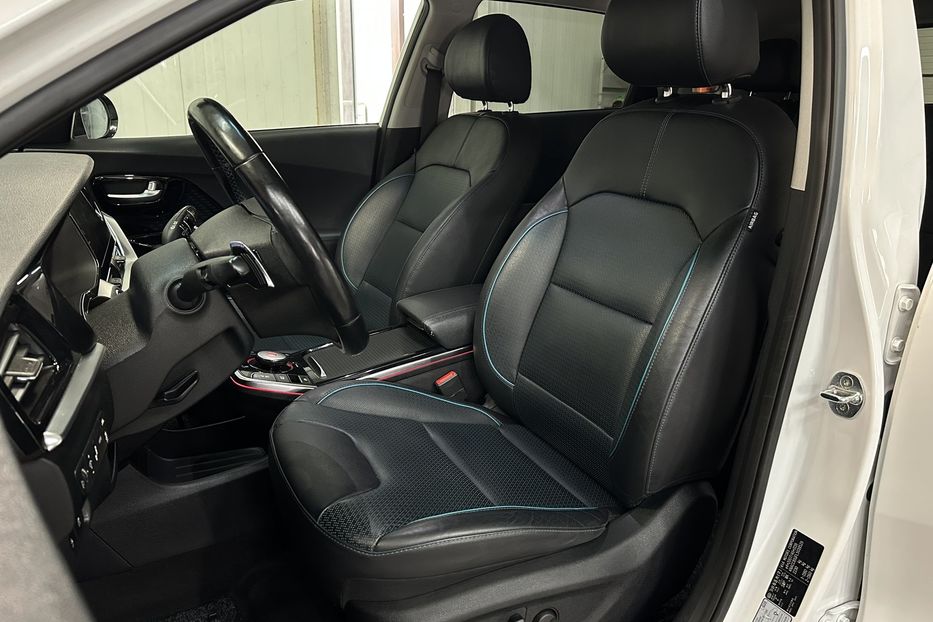 Продам Kia Niro 64 кВт Макс. комплектація Люк 2020 года в Львове