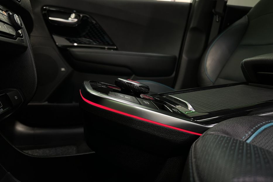 Продам Kia Niro 64 кВт Макс. комплектація Люк 2020 года в Львове