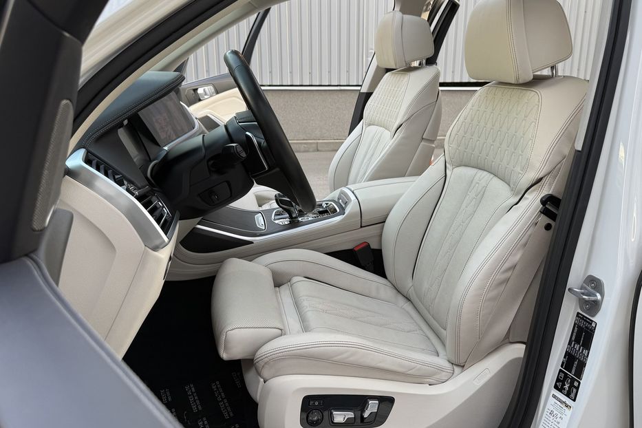 Продам BMW X7 30 xDrive 2020 года в Киеве