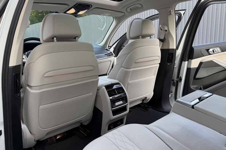 Продам BMW X7 30 xDrive 2020 года в Киеве