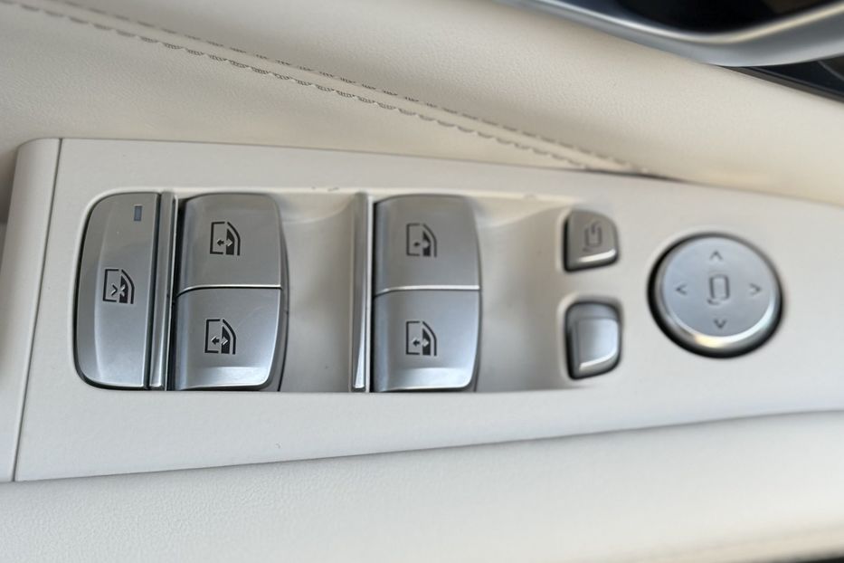Продам BMW X7 30 xDrive 2020 года в Киеве