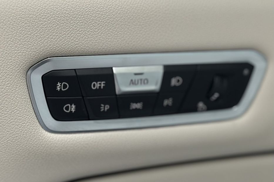 Продам BMW X7 30 xDrive 2020 года в Киеве