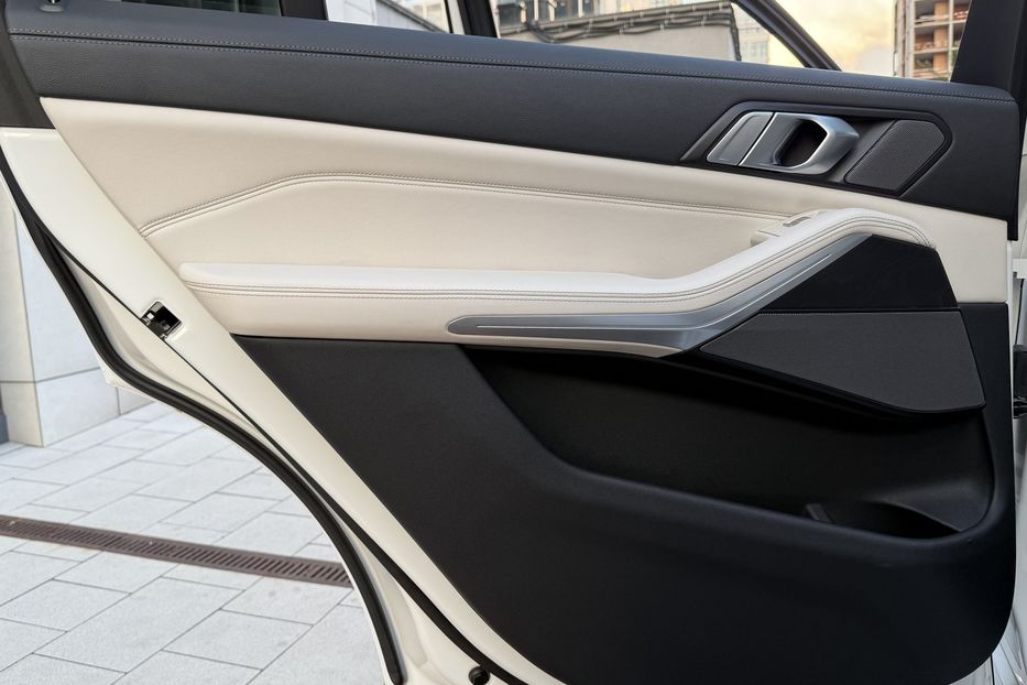 Продам BMW X7 30 xDrive 2020 года в Киеве