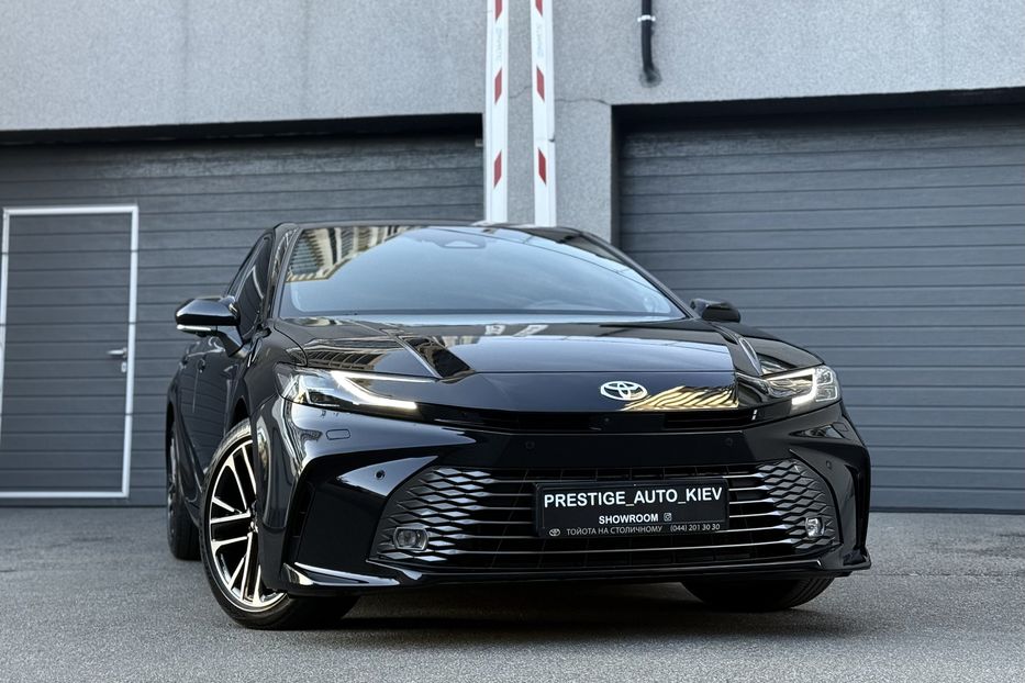 Продам Toyota Camry 80 Hybrid Premium + 2024 года в Киеве