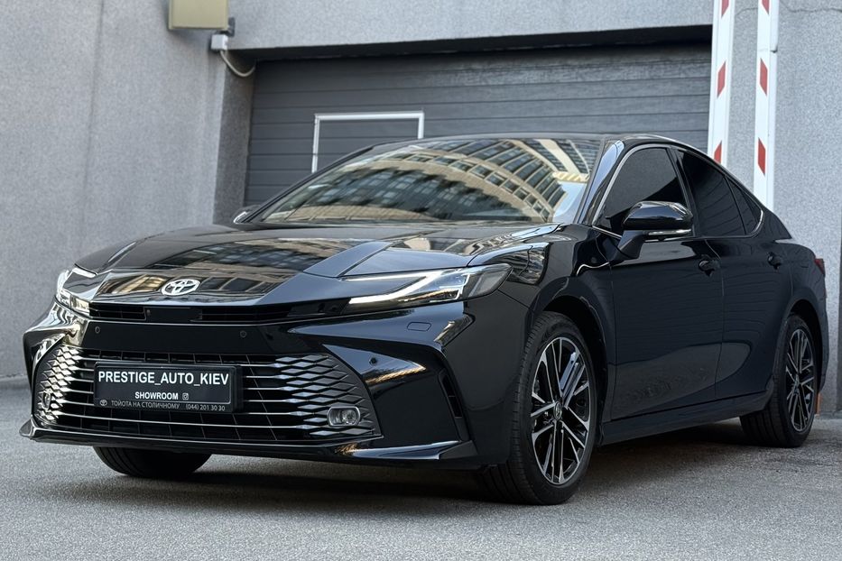 Продам Toyota Camry 80 Hybrid Premium + 2024 года в Киеве