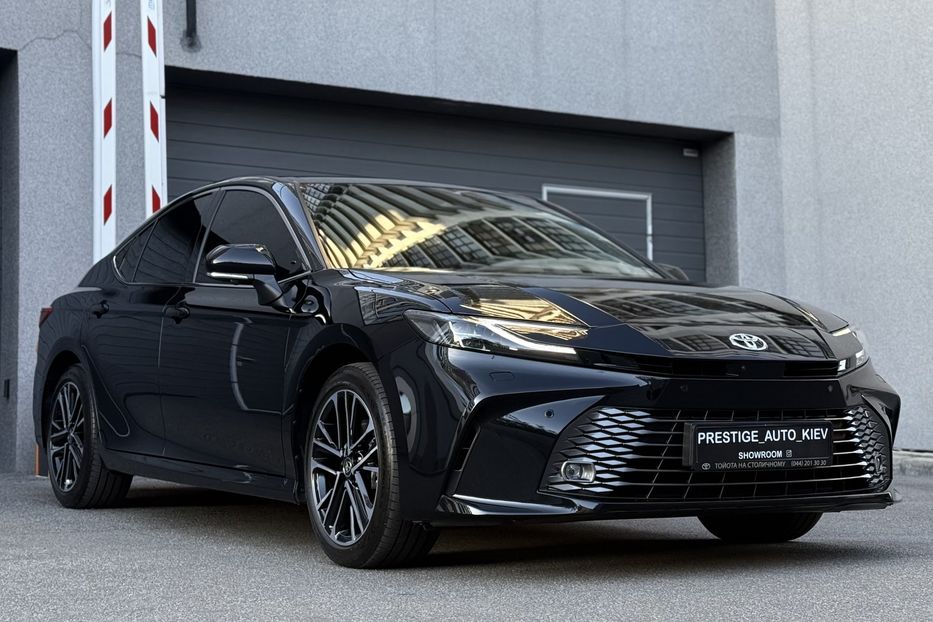 Продам Toyota Camry 80 Hybrid Premium + 2024 года в Киеве