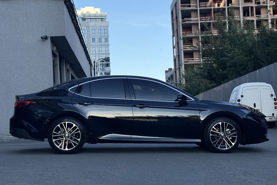 Продам Toyota Camry 80 Hybrid Premium + 2024 года в Киеве