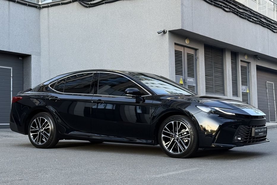 Продам Toyota Camry 80 Hybrid Premium + 2024 года в Киеве