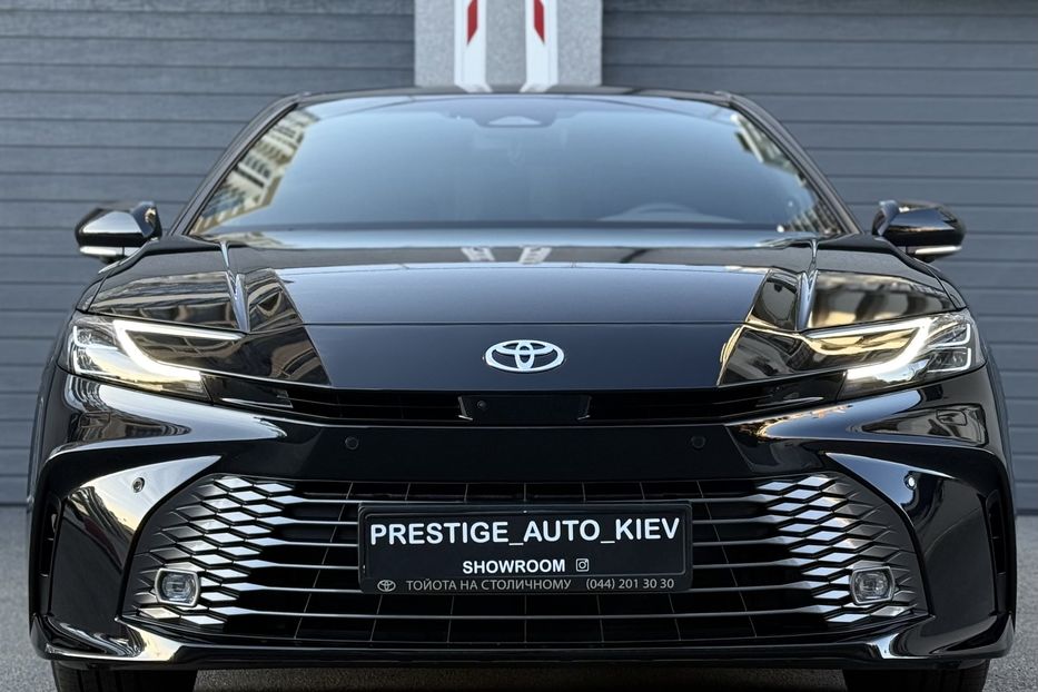 Продам Toyota Camry 80 Hybrid Premium + 2024 года в Киеве