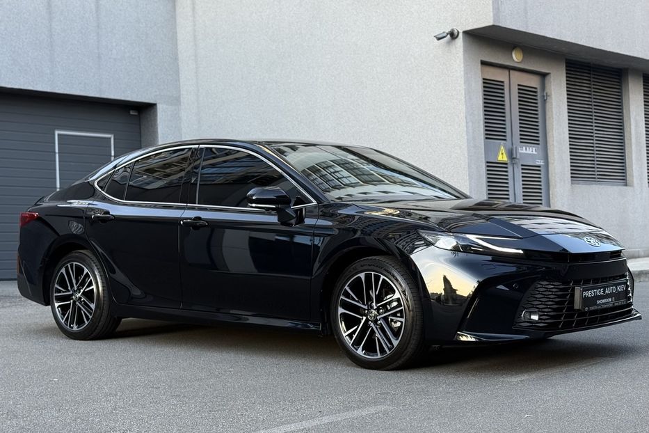 Продам Toyota Camry 80 Hybrid Premium + 2024 года в Киеве