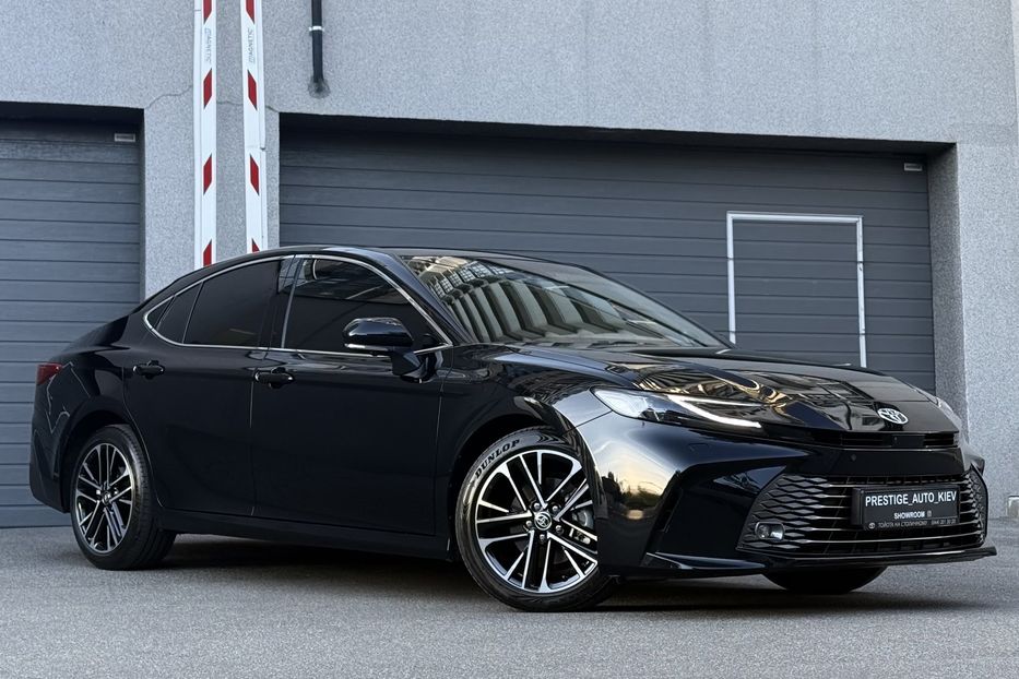 Продам Toyota Camry 80 Hybrid Premium + 2024 года в Киеве