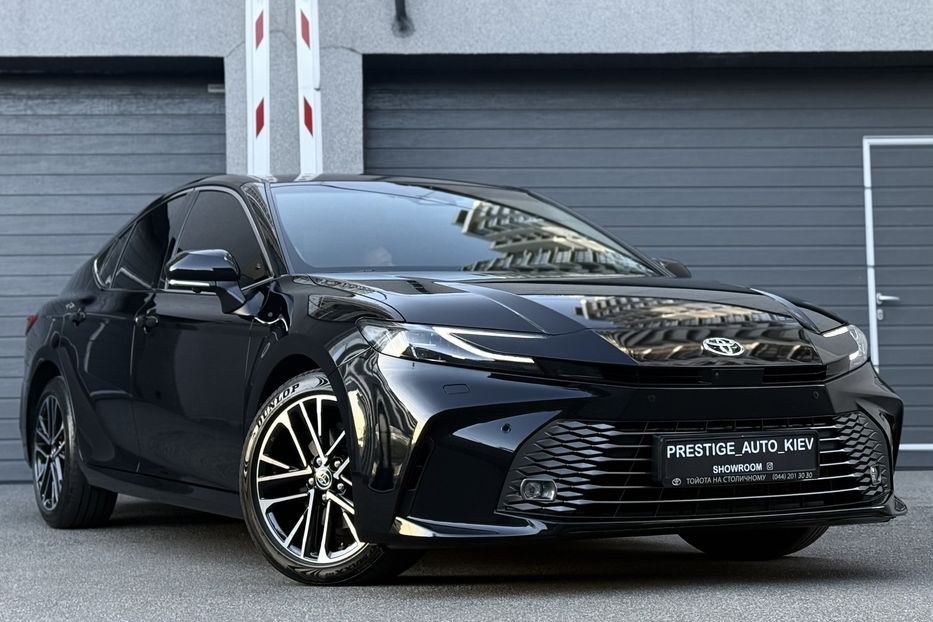 Продам Toyota Camry 80 Hybrid Premium + 2024 года в Киеве