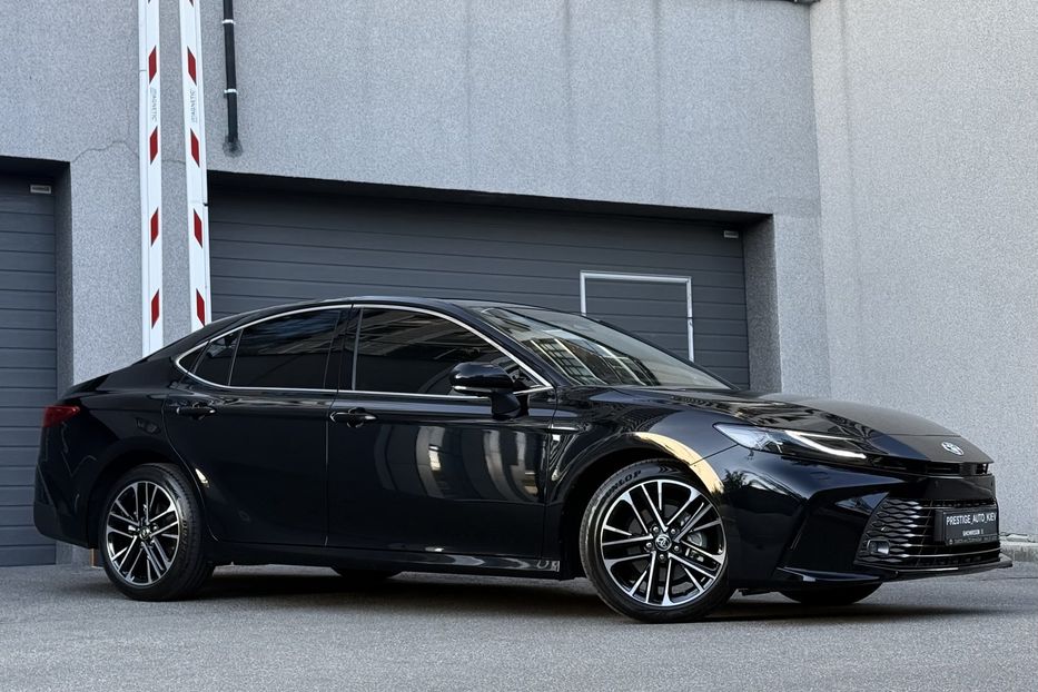 Продам Toyota Camry 80 Hybrid Premium + 2024 года в Киеве