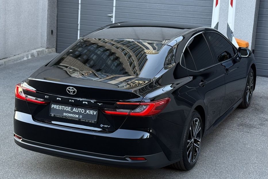 Продам Toyota Camry 80 Hybrid Premium + 2024 года в Киеве