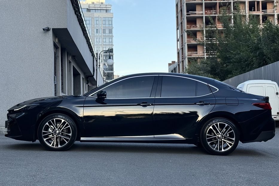 Продам Toyota Camry 80 Hybrid Premium + 2024 года в Киеве