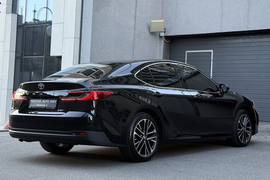 Продам Toyota Camry 80 Hybrid Premium + 2024 года в Киеве