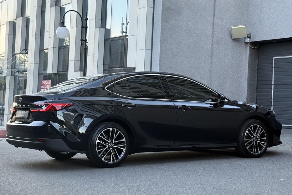 Продам Toyota Camry 80 Hybrid Premium + 2024 года в Киеве