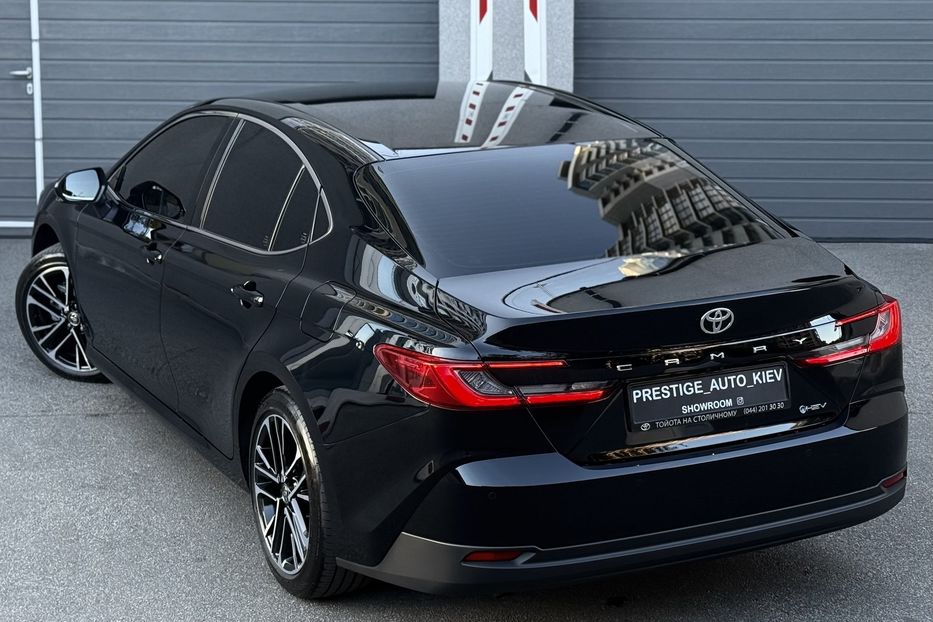 Продам Toyota Camry 80 Hybrid Premium + 2024 года в Киеве