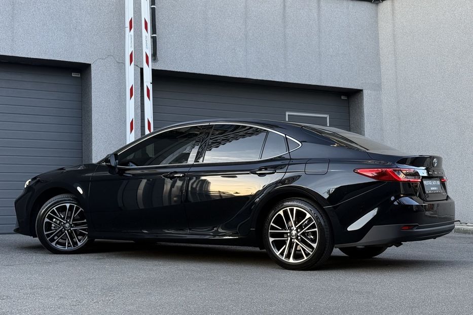 Продам Toyota Camry 80 Hybrid Premium + 2024 года в Киеве