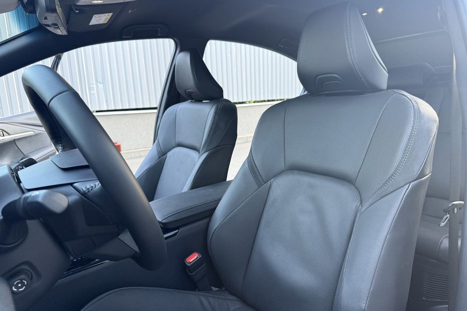 Продам Toyota Camry 80 Hybrid Premium + 2024 года в Киеве