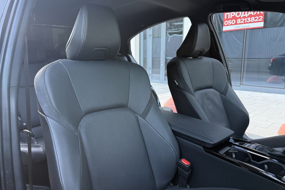 Продам Toyota Camry 80 Hybrid Premium + 2024 года в Киеве