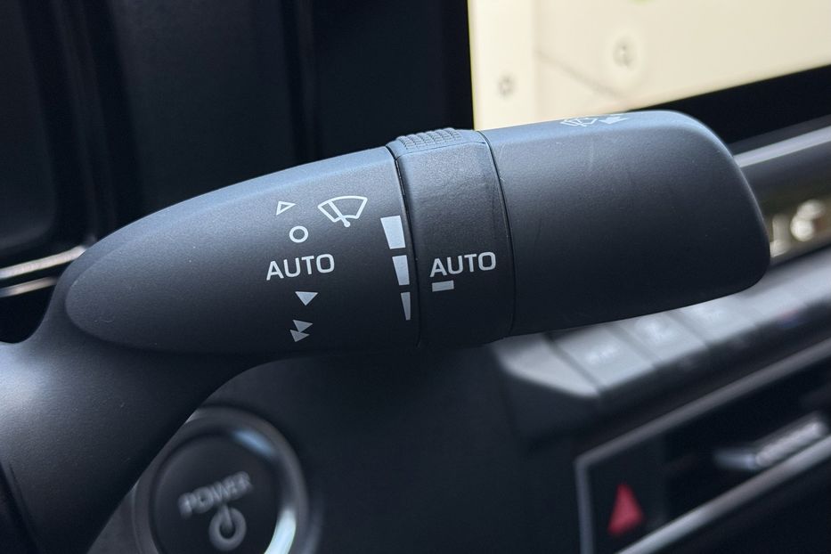 Продам Toyota Camry 80 Hybrid Premium + 2024 года в Киеве