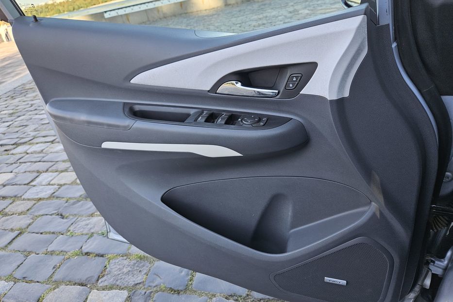 Продам Chevrolet Bolt Premier 2017 года в Киеве