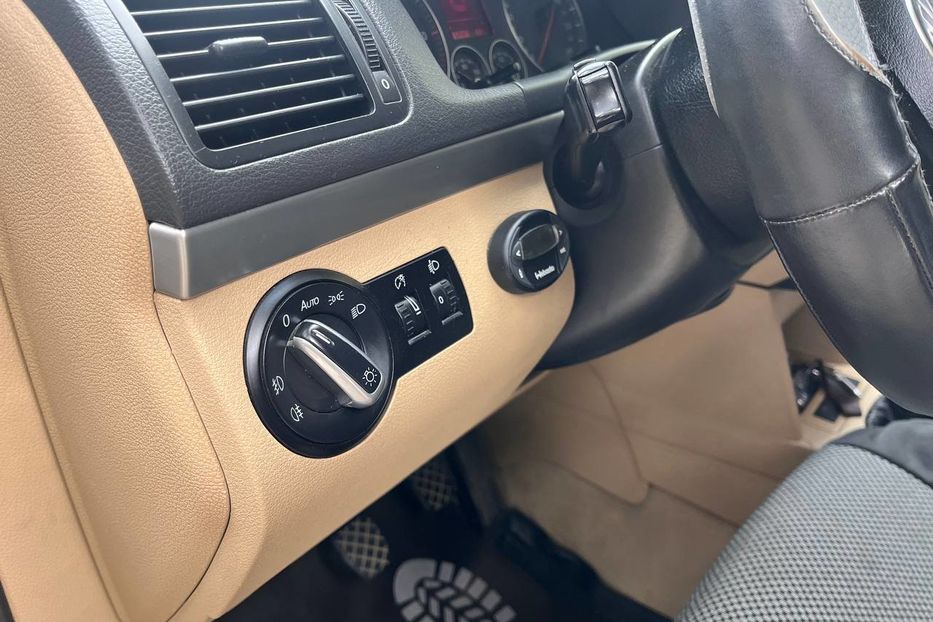 Продам Volkswagen Touran 2005 года в Черновцах