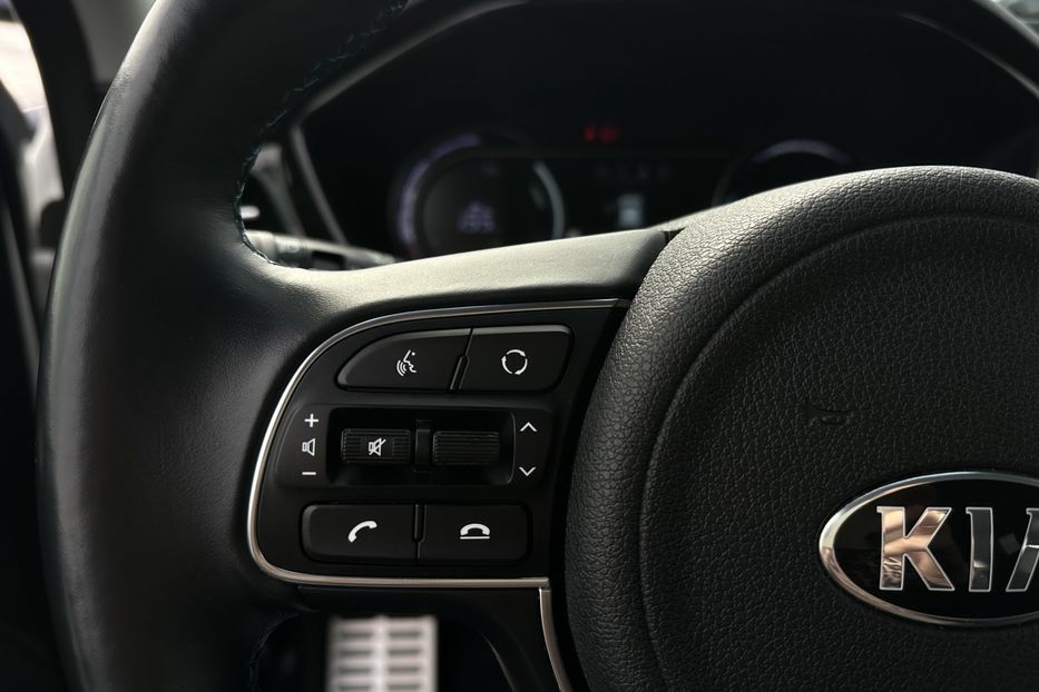 Продам Kia Niro 64 кВт Макс. комплектація Люк 2020 года в Львове