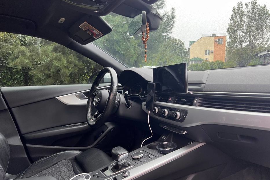 Продам Audi A4 2017 года в Черновцах