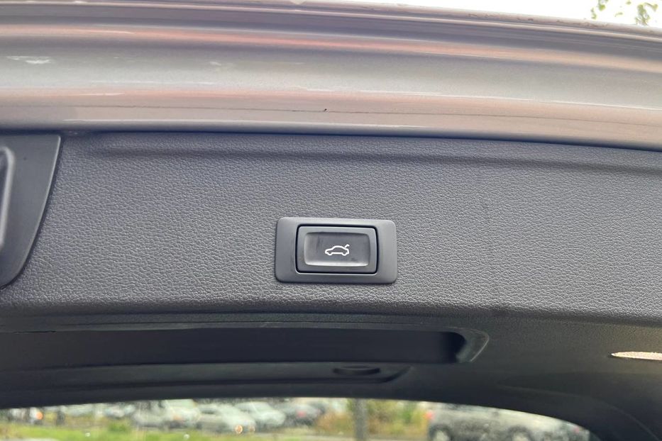 Продам Audi A4 2017 года в Черновцах