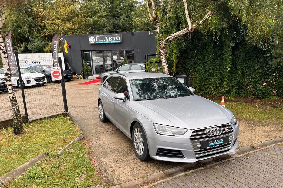 Продам Audi A4 2017 года в Черновцах