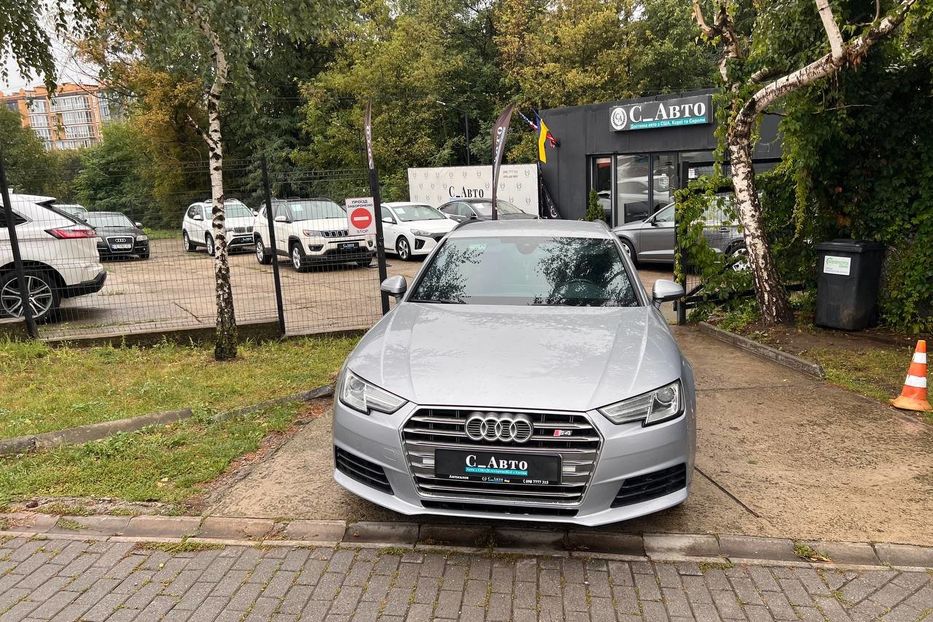 Продам Audi A4 2017 года в Черновцах
