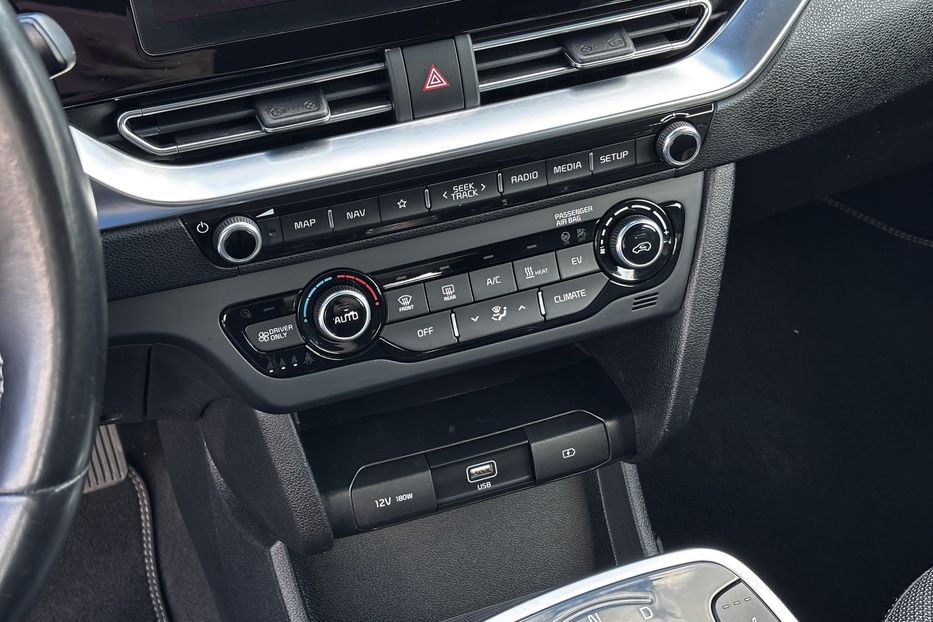 Продам Kia Niro Запоріжжя 2020 года в Львове