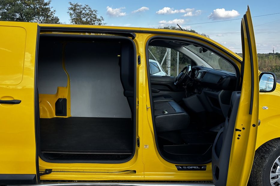 Продам Opel Vivaro груз. L2H1  88 KW 2021 года в Львове