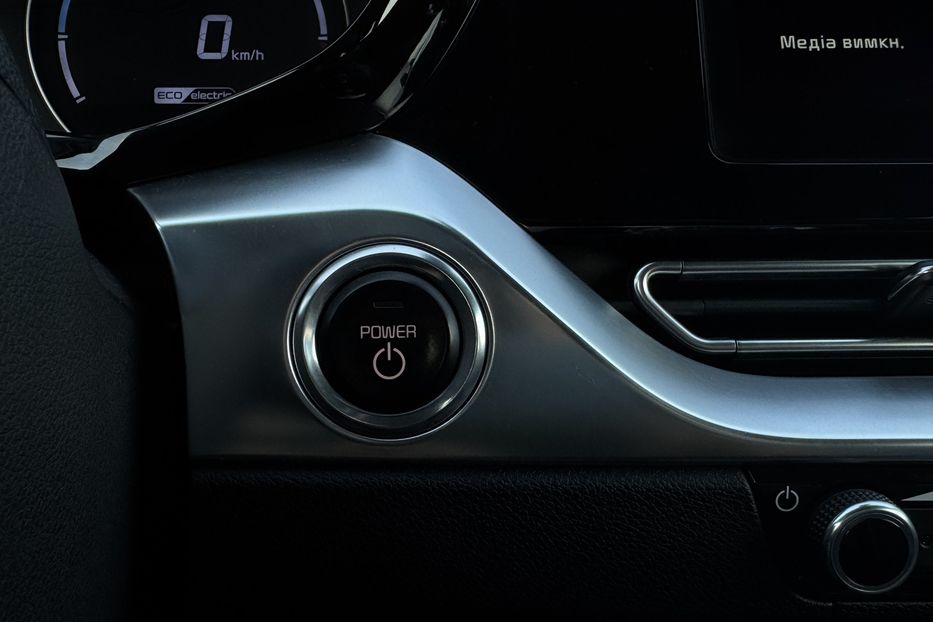 Продам Kia Niro 64кВтТепловийПідгрвсидінькерма 2021 года в Львове