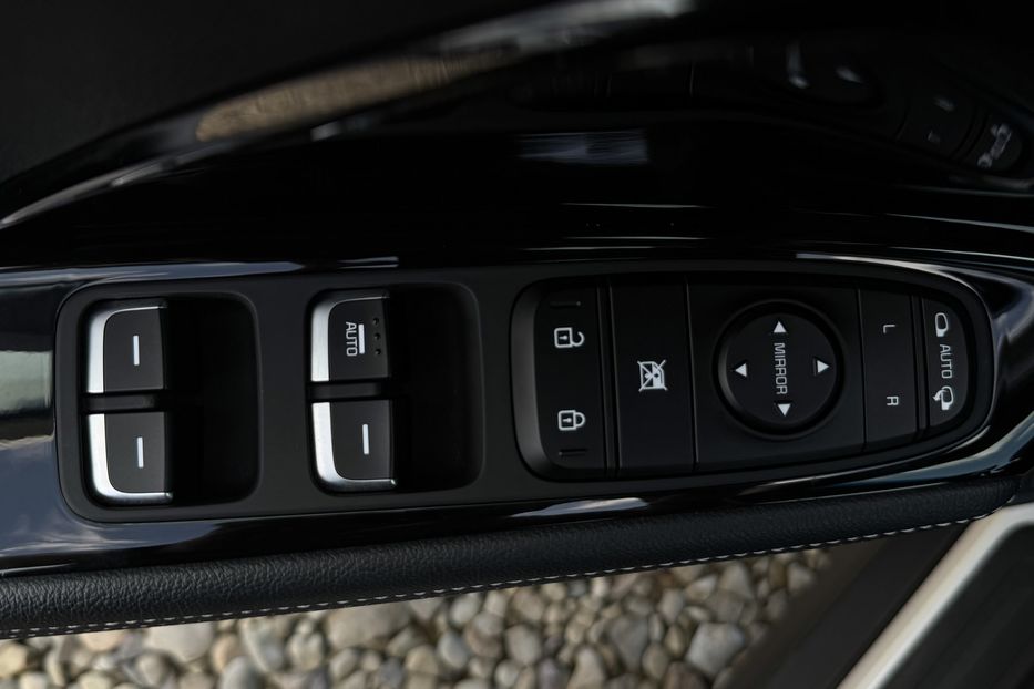 Продам Kia Niro 64кВтТепловийПідгрвсидінькерма 2021 года в Львове