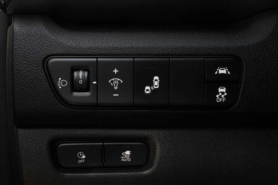 Продам Kia Niro 64кВтТепловийПідгрвсидінькерма 2021 года в Львове