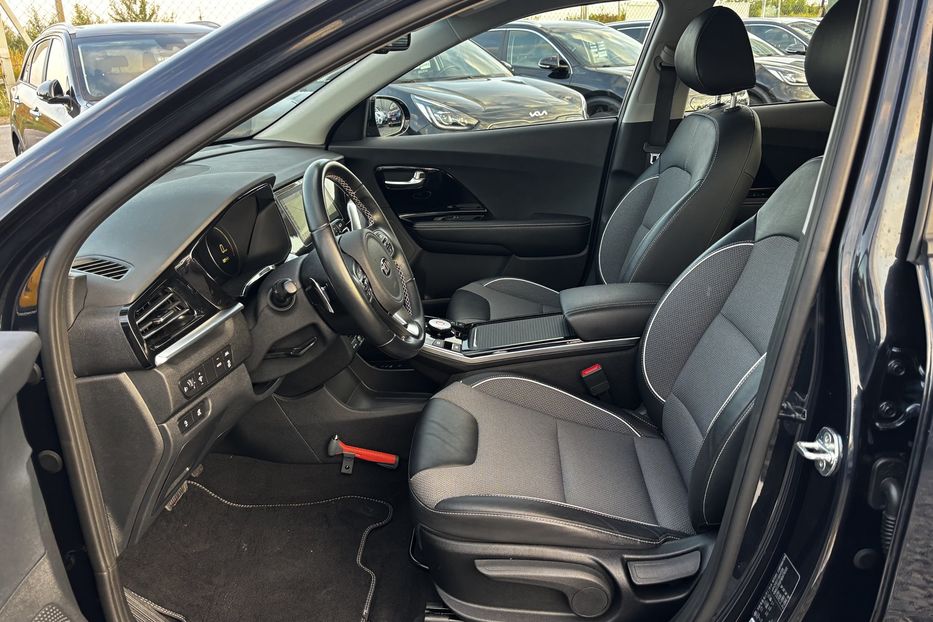 Продам Kia Niro 64 kwt 2021 года в Львове