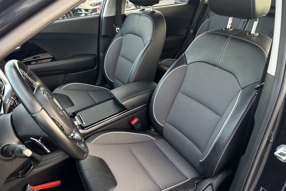 Продам Kia Niro 64 kwt 2021 года в Львове