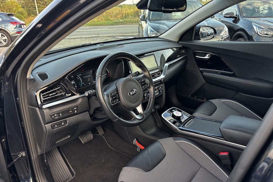 Продам Kia Niro 64 kwt 2021 года в Львове