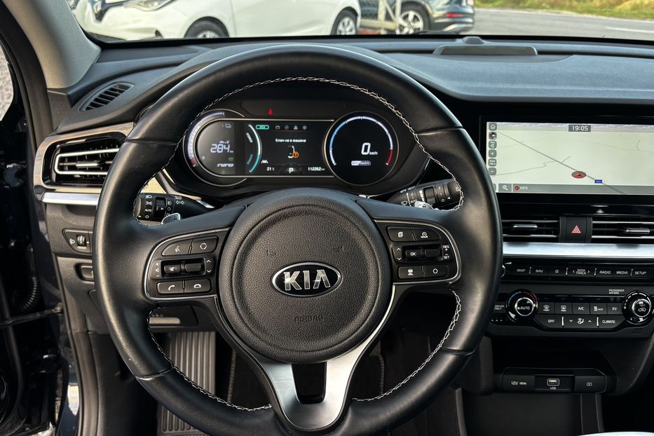 Продам Kia Niro 64 kwt 2021 года в Львове