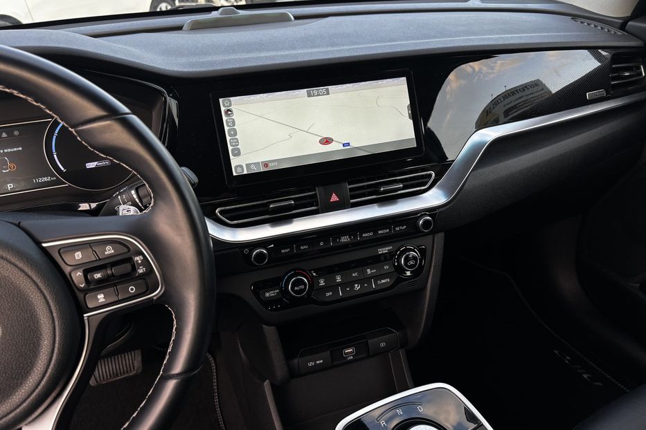 Продам Kia Niro 64 kwt 2021 года в Львове