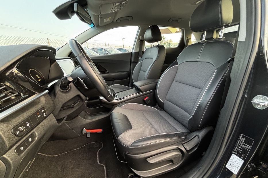 Продам Kia Niro 64 kwt 2021 года в Львове